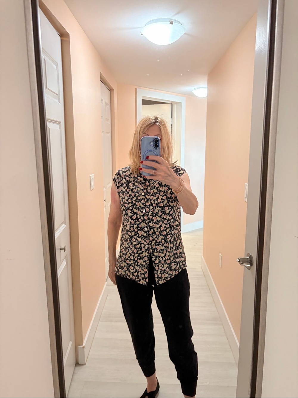 Pink Wheels Black Floral Cap-Sleeve Split-Hem Top with adorable buttons